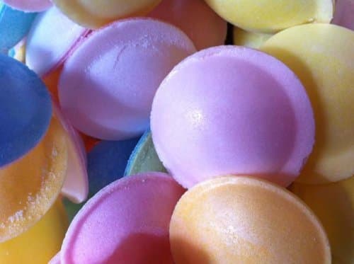 Flying Saucers x 100