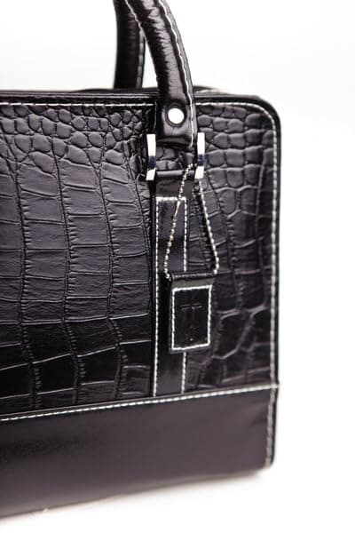 Reptile Onyx Book & Bible Cover Extra Large Imitation Leather – January 30, 2007