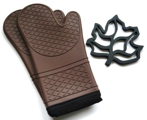 Silicone Oven Mitt and Trivet Set - Chocolate Brown - Heat and Cold Resistant, Water and Steam Proof. Flexible Cloth Lined Gloves with Long Cuffs. Contour Fit. Excellent Grip. Best Oven Mitts for Kitchen Cooking or BBQ Grill. Includes 1 Pair of Baking Mitts and 1 Pot Holder (Brown)