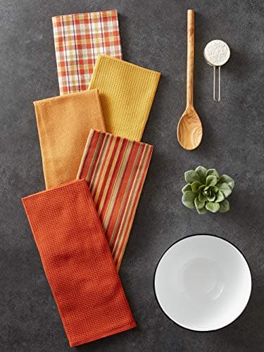 DII Kitchen Towels (Spice, 16x26), Ultra Absorbent & Fast Drying Professional Grade Cotton Tea Towels for Everyday Cooking, Assorted Patterns, Set of 5, Classic Spice (CBBB84583)