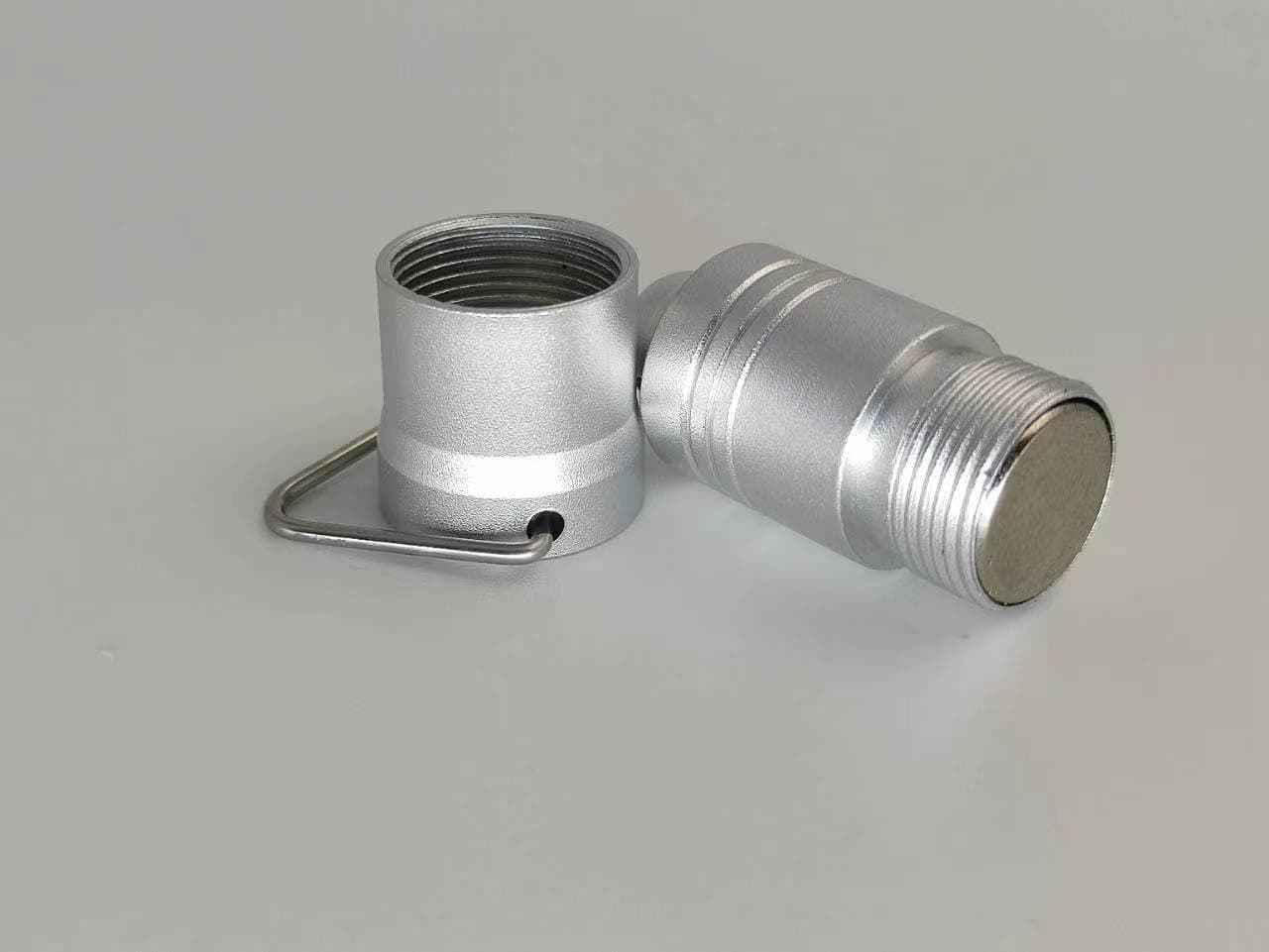 Portable Key Magnetic Key Chain Peg Stop Lock Magnet Tool in Silver