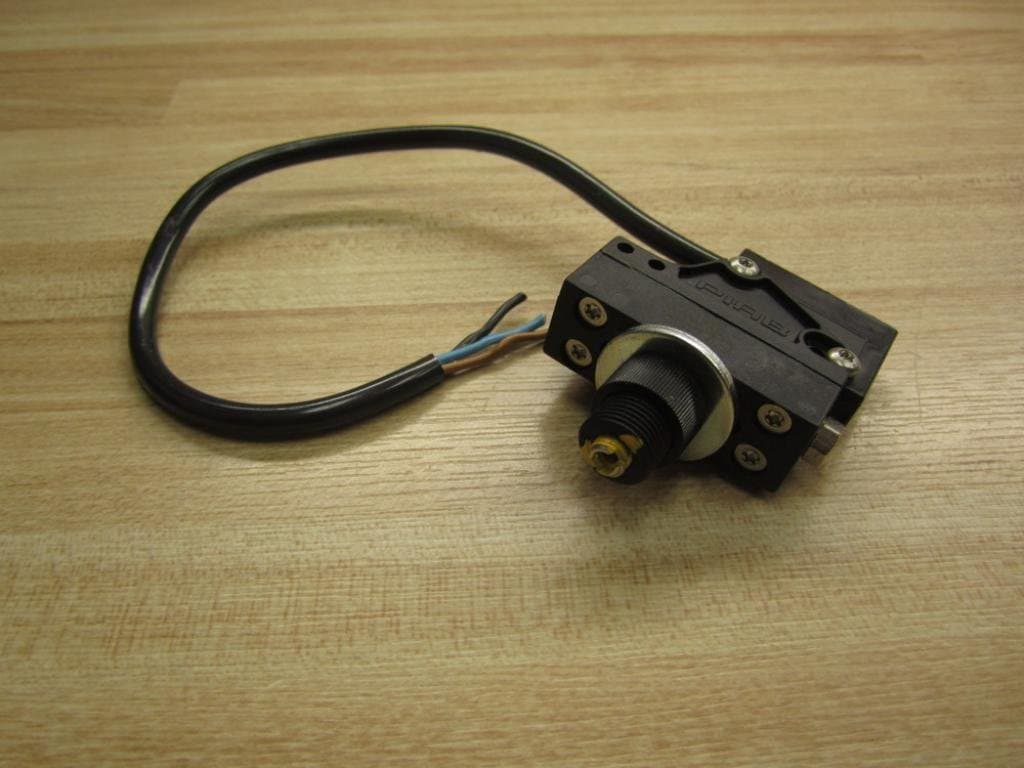 VACUUM PRODUCTS 31.16.061 NO/NC, 250 VAC, Vacuum Switch, 30 VDC, Electro-Mechanical, 5000 MA, IP67, Adjustable with Screw and KNOB