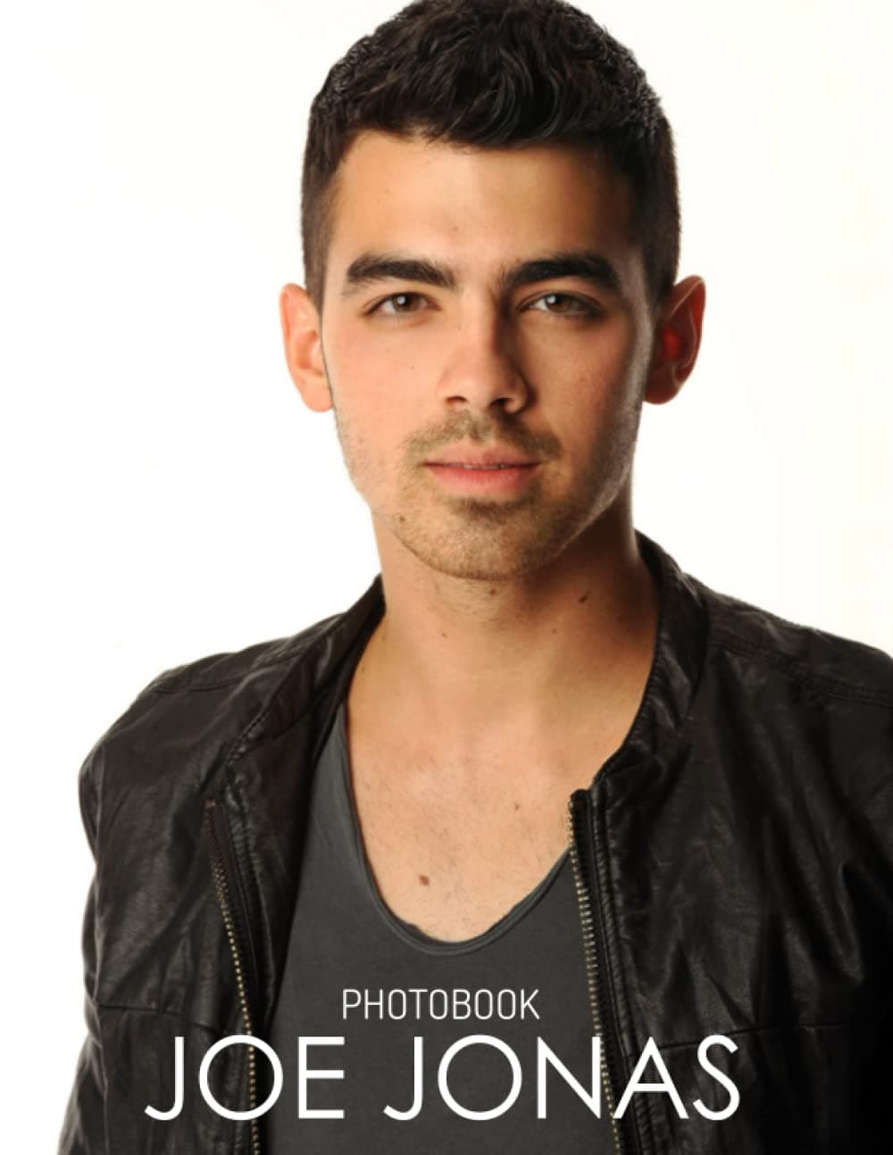 𝙅𝙤𝙚 𝙅𝙤𝙣𝙖𝙨 Photobook: Beautiful Pictures Of Joe Jonas [Celeb Edition]