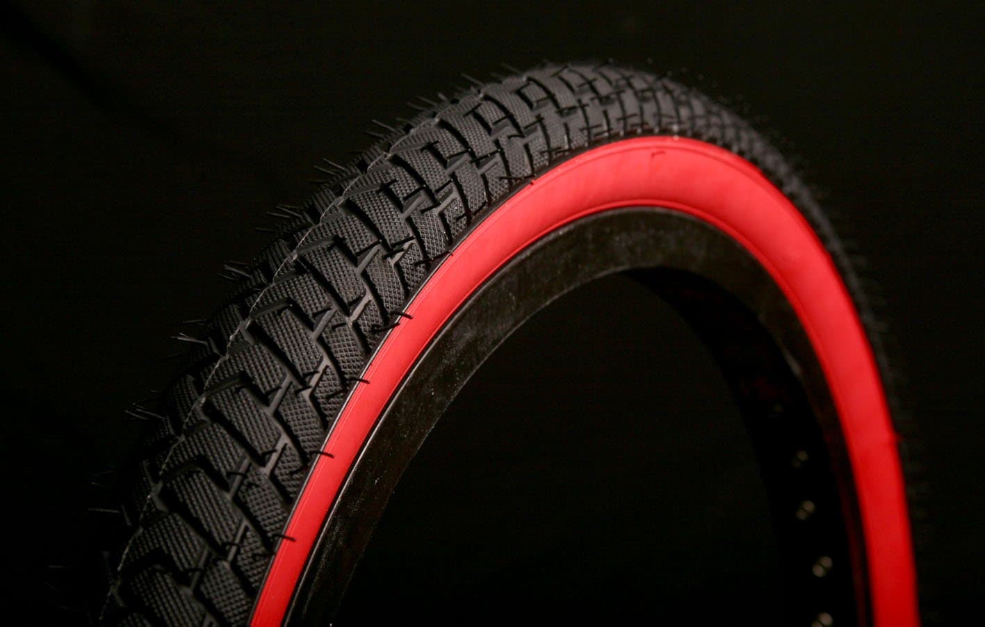 LUCKY STONE CURIO UK BLACK RED WALL BMX TYRE TIRE LS214 20 X 2.125 RAMP STREET THREAD