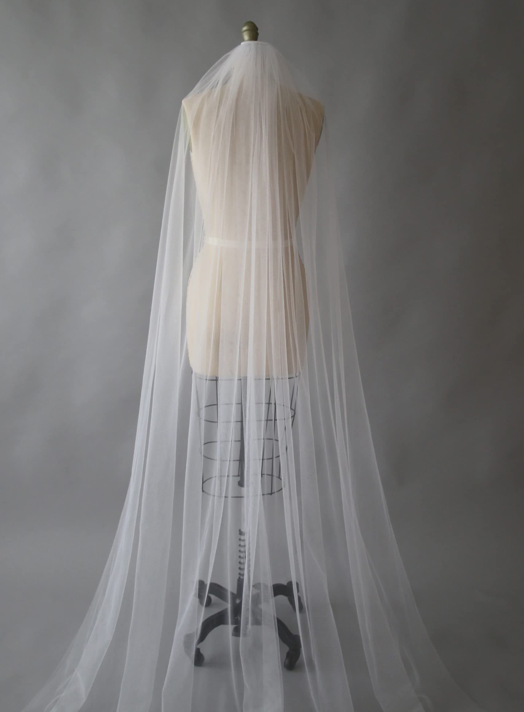 Ivory(Off Whtie) Soft Tulle mesh,Good Skin Touch Fabric,Super Wide Bride viel Dress Tulle Fabrics, 2 Way Little Stretch mesh for Wedding Venues Decoration 118" *118"