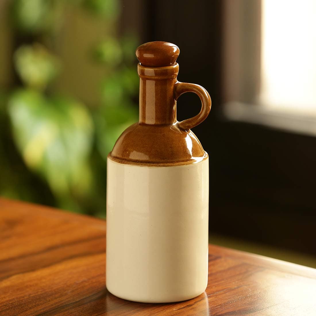 ExclusiveLane 'Old Fashioned' Handglazed Ceramic Oil Bottle (Single, Capacity : 1000 ml, Studio Pottery) |Cooking Oil Dispenser Containers Vinegar Oil Dropper Handled Nozzle Oil Pot Stoppers & Pourers