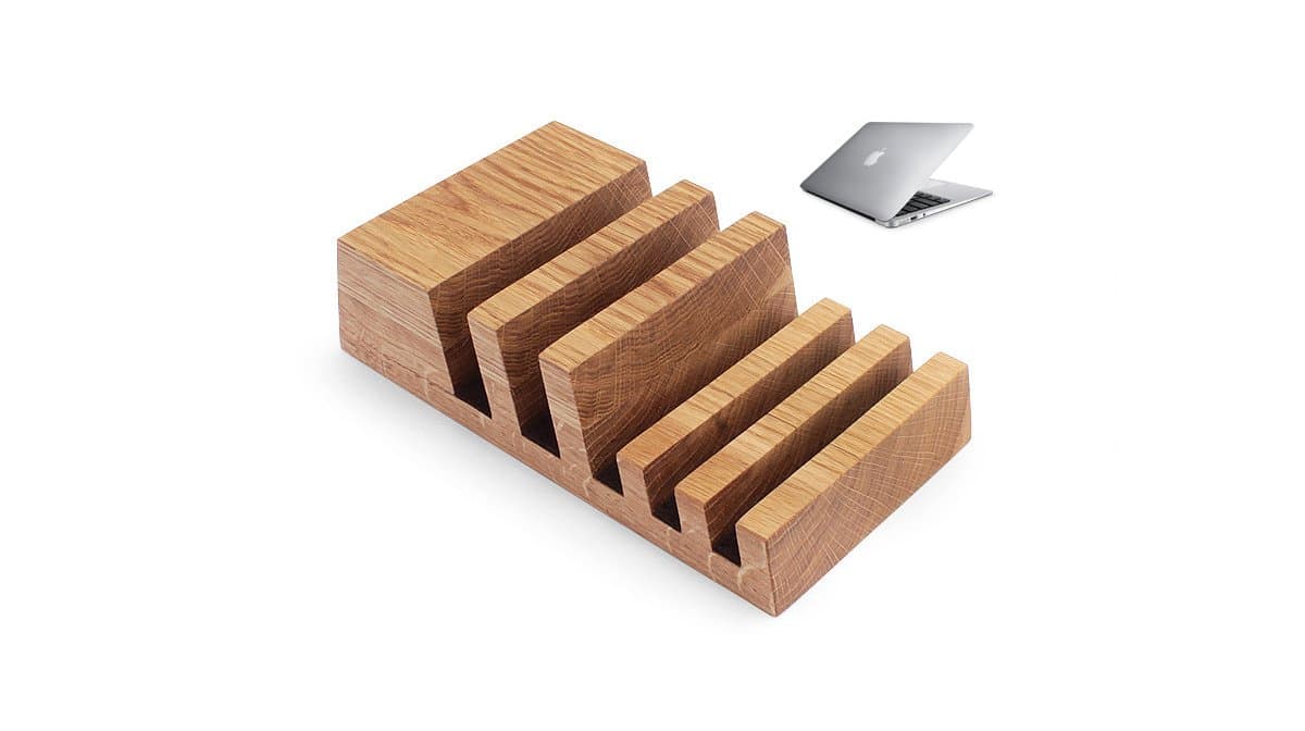 Multiple Charging Station Organizer in Natural Oak Wood for 5 Devices