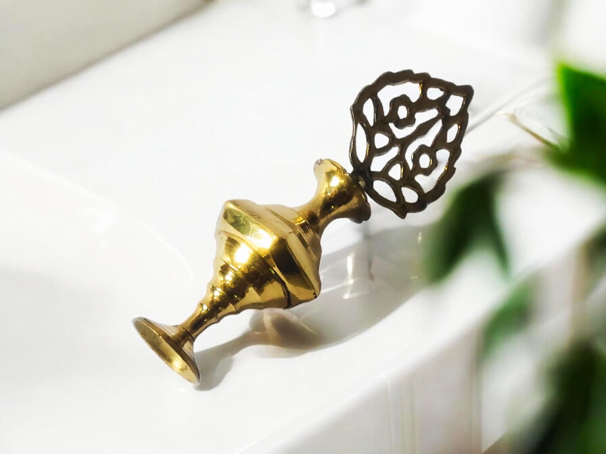 Blissful Decor Surmadani Hand Pot Eyeliner Kajal Holder Engraved Case Decorative Showpiece Yellow Brass Surmedaani with Unique and Surmedani is a Traditional Item - 12 cm (Brass, Gold) small