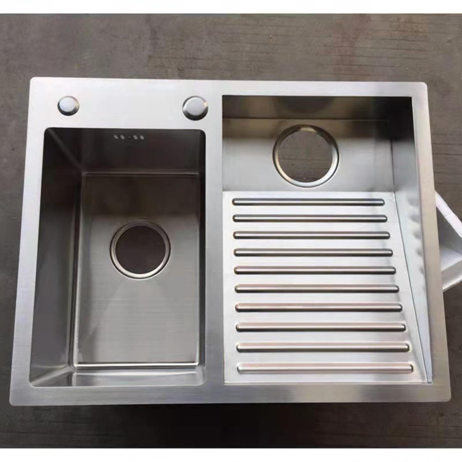 Stainless Steel Laundry Utility Sink with Washboard, Wash Basin for Kitchen, Bathroom, Balcony, Easy-to-Clean Double-Bowl Design Basement Sink(600mm/23.6Inch)