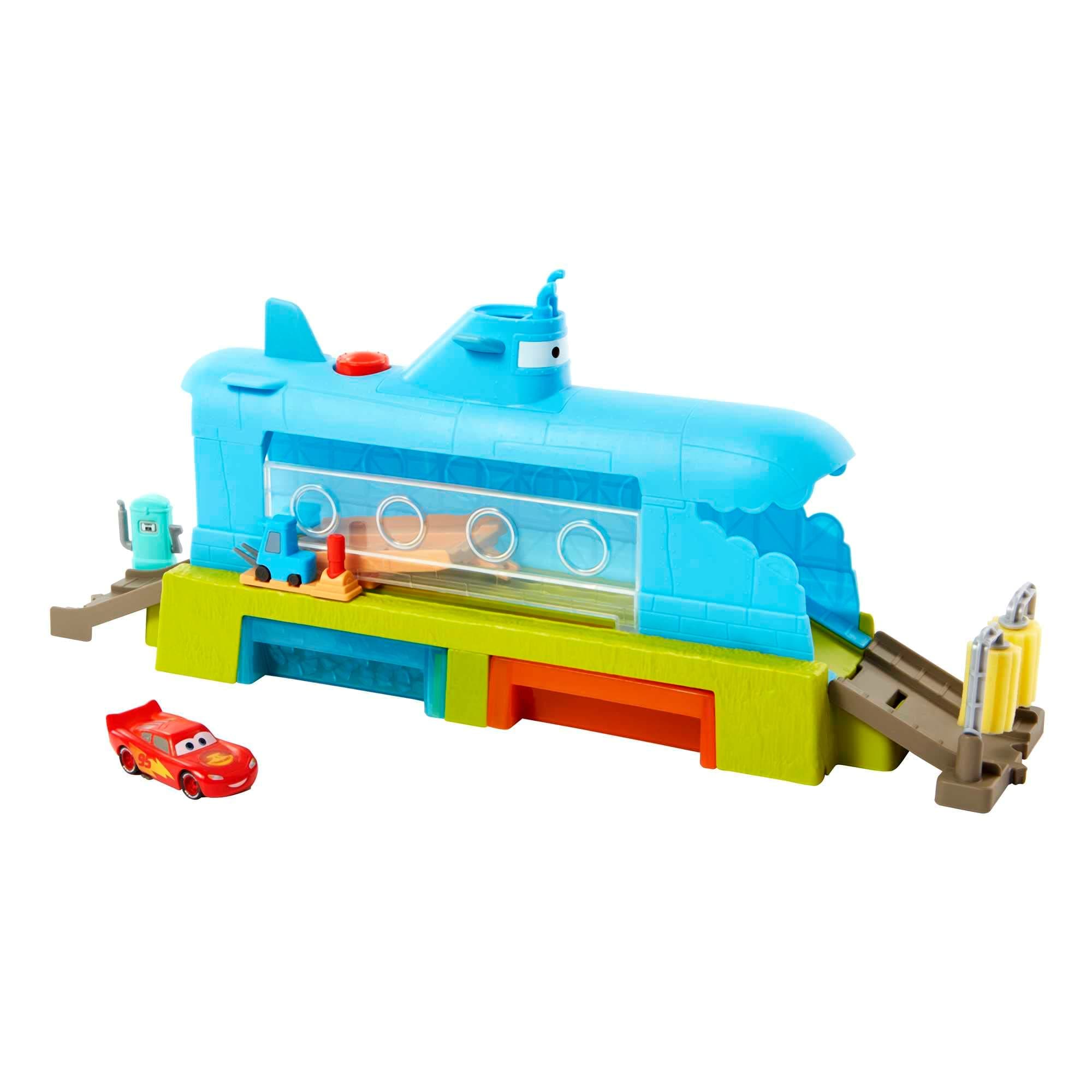 Disney and Pixar Cars Toys, Submarine Car Wash Playset with Color-Change Lightning McQueen Toy Car, Water Play, HGV70