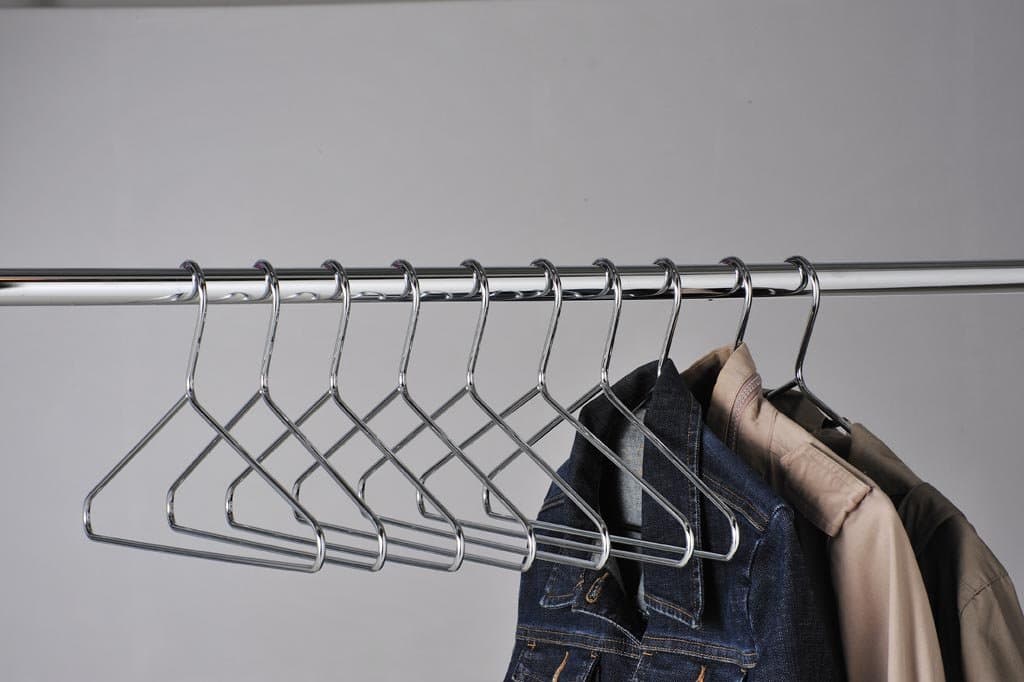 Heavy Duty Chrome Coat Hangers, Pack of 25 Steel Garment Hangers. Made from 5.5mm Chromed Steel Rod.