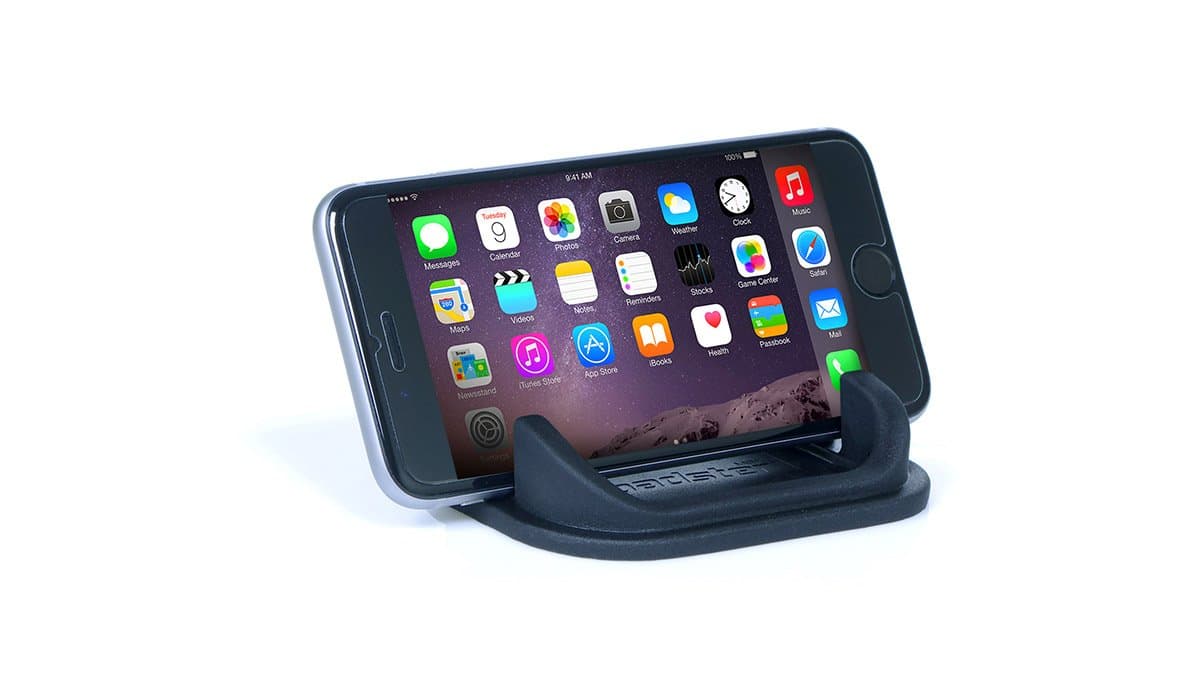 Roadster Mini Smartphone Dash Mount. No Sticky adhesives and Leaves Behind no Residue. Removable and Reusable.