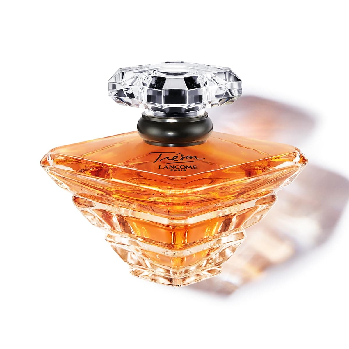 Lancôme Trésor Eau de Parfum - Long Lasting Fragrance with Notes of Rose, Lilac, Peach & Apricot Blossom - Elegant & Romantic Women's Perfume