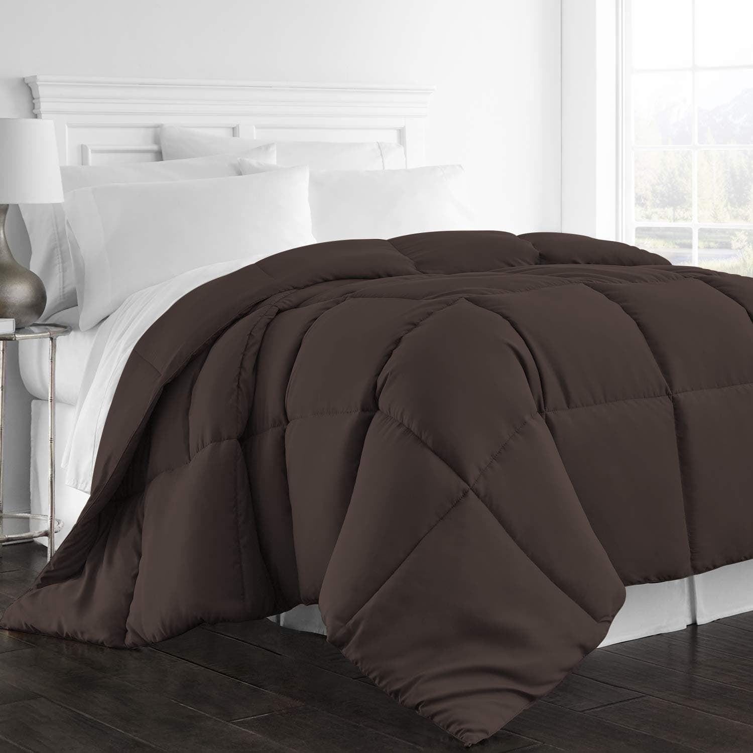 Beckham Hotel Collection 1300 Series - All Season - Luxury Goose Down Alternative Comforter - Hypoallergenic  - Full/Queen - Chocolate