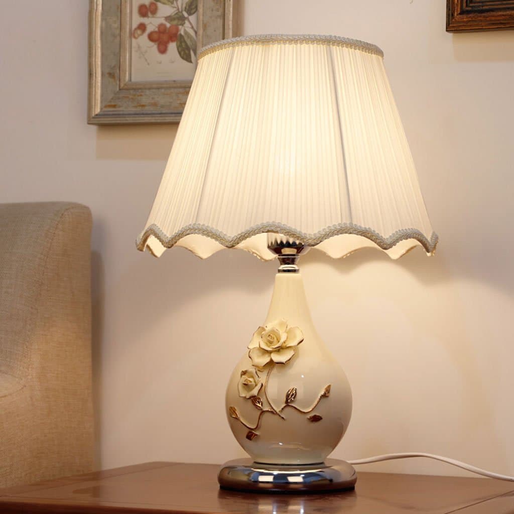 Table lamp bedroom bedside lamp, creative ceramic modern simple living room lights, hotel room study desk lamp, E27 (beige)