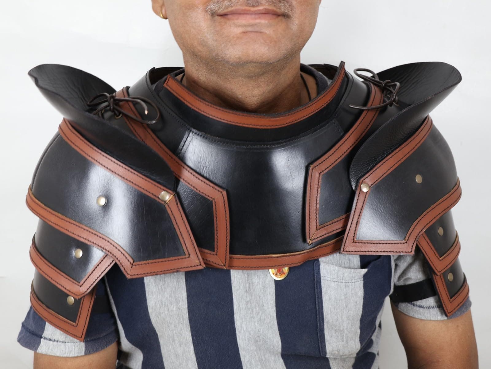 Leather Shoulder Armor Pauldrons with Neck Guard Gorget
