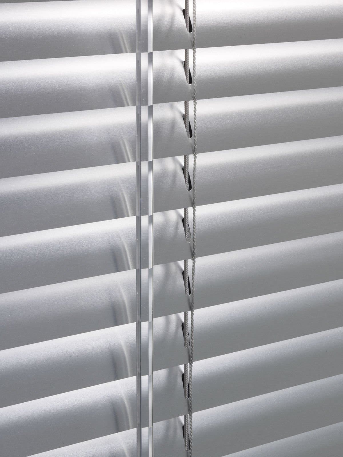 Classic Easy Fit 25mm Aluminium Venetian Blind Home Office Blinds (Silver, 165cm x 150cm)