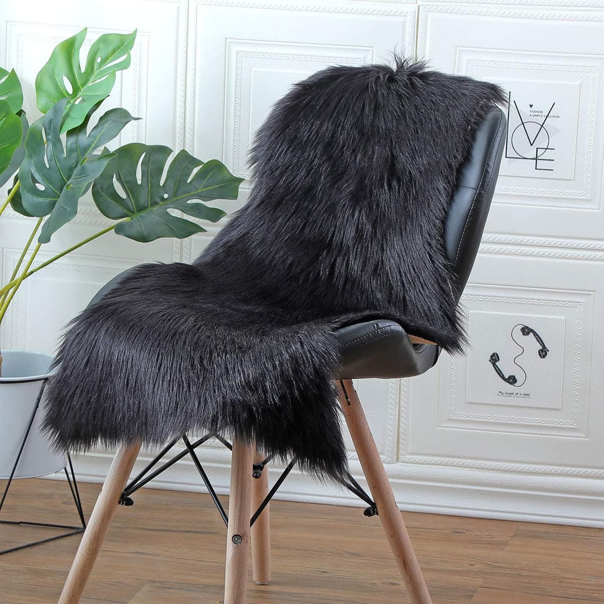 Faux Fur Sheep Doormat Rug Non-Slip Luxurious Soft Artificial Wool Carpet for Living Room Bedroom Bathroom Sofa Chair Cushion (Black, 80 X 50 CM)
