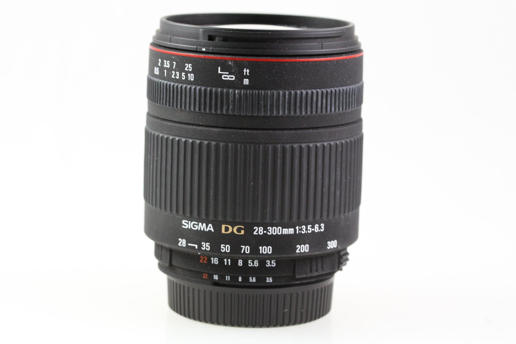 Sigma 28-300mm f/3.5-6.3 DG Macro Aspherical Lens for Nikon AFD Cameras