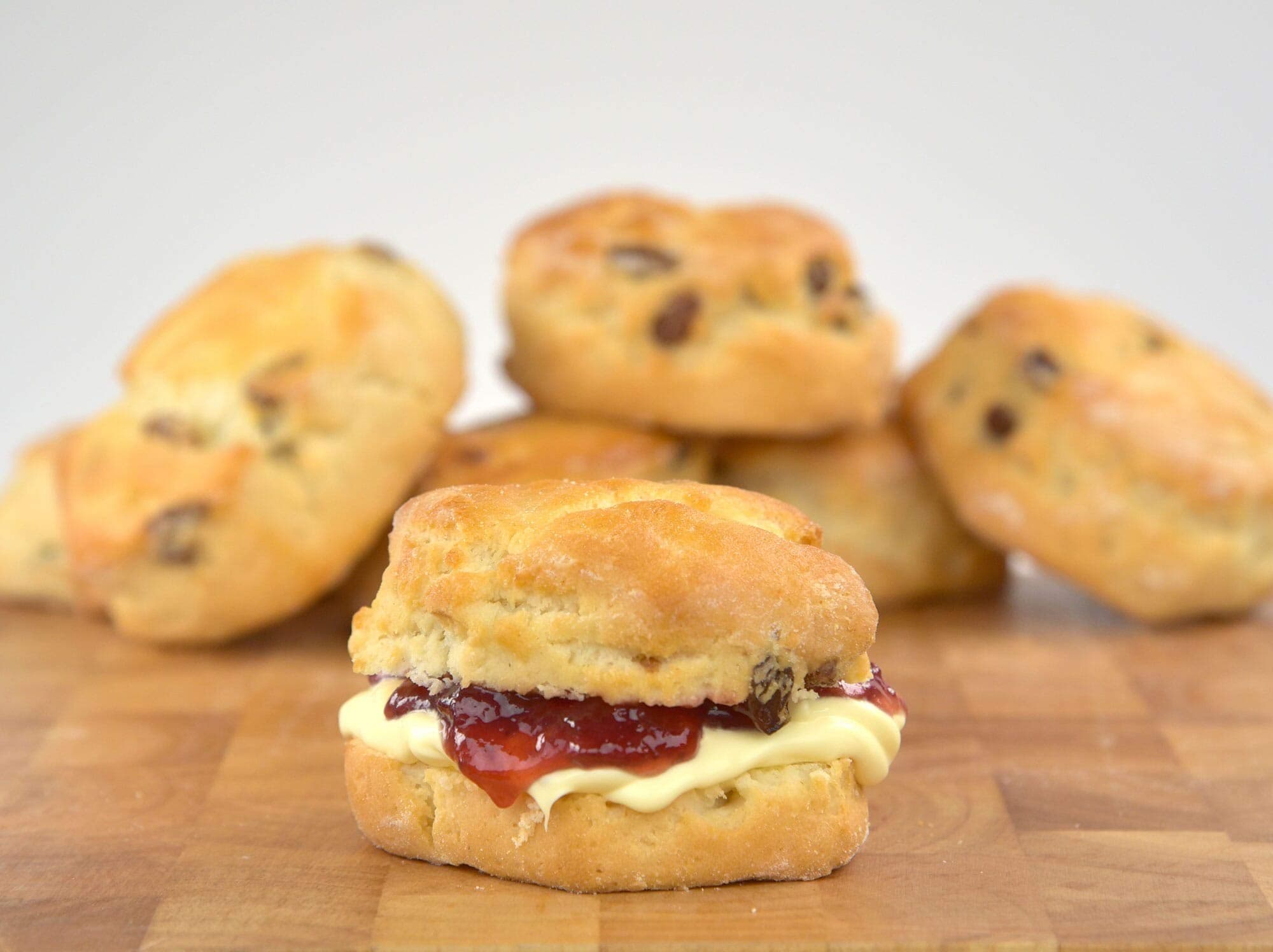 Handmade Cake Company Frozen Gluten Free Sultana Scones - 18x90g