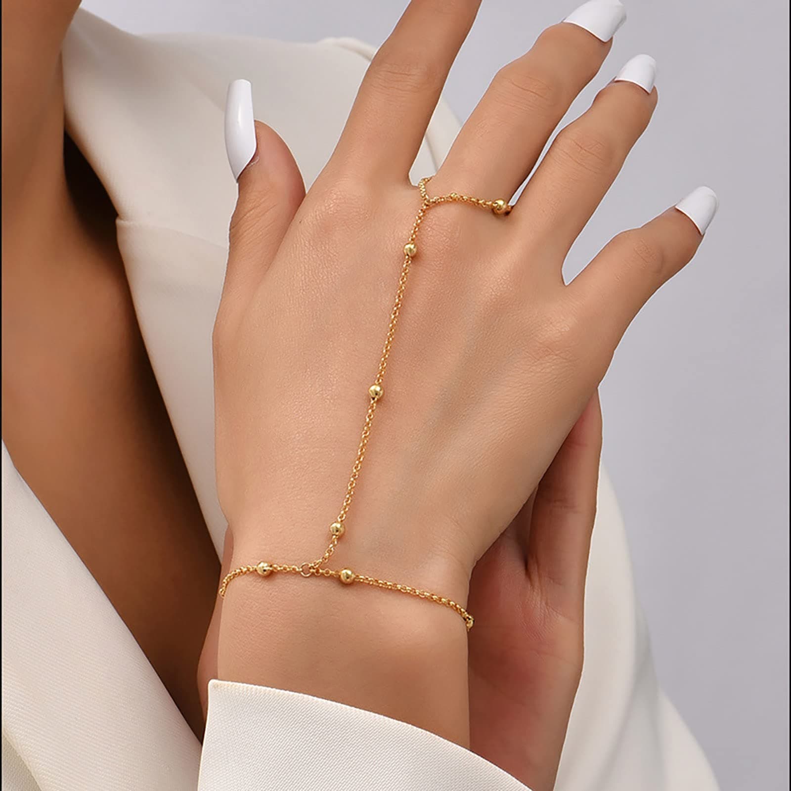 TseenYi Slave Finger Ring Bracelet Boho Finger Ring Bracelet Gold Beaded Chain Slave Finger Ring Hand Harness Jewelry for Women and Girls(1 Pcs)
