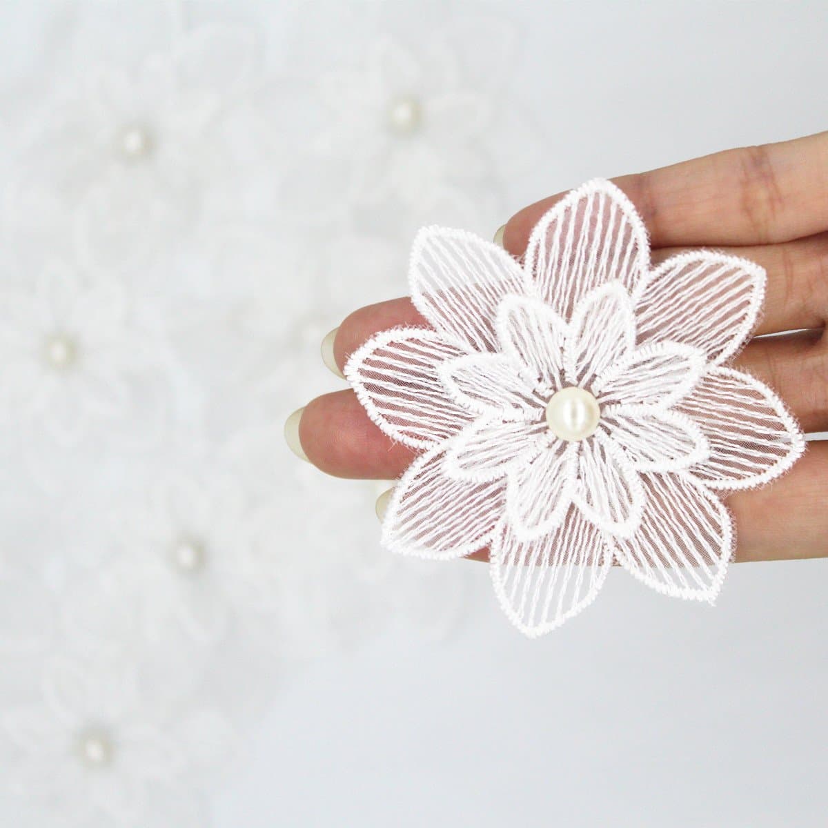 (Pack of 10) Embroidery White Flowers Sew On Patch Badge Wedding Bridal Dress Embroidered Applique DIY (White)
