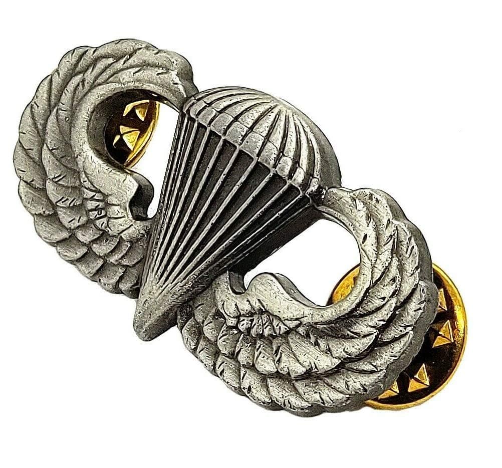 US ARMY Airborne Parachutist Paratrooper Jump Wings Insignia Pin Oxidized Badge