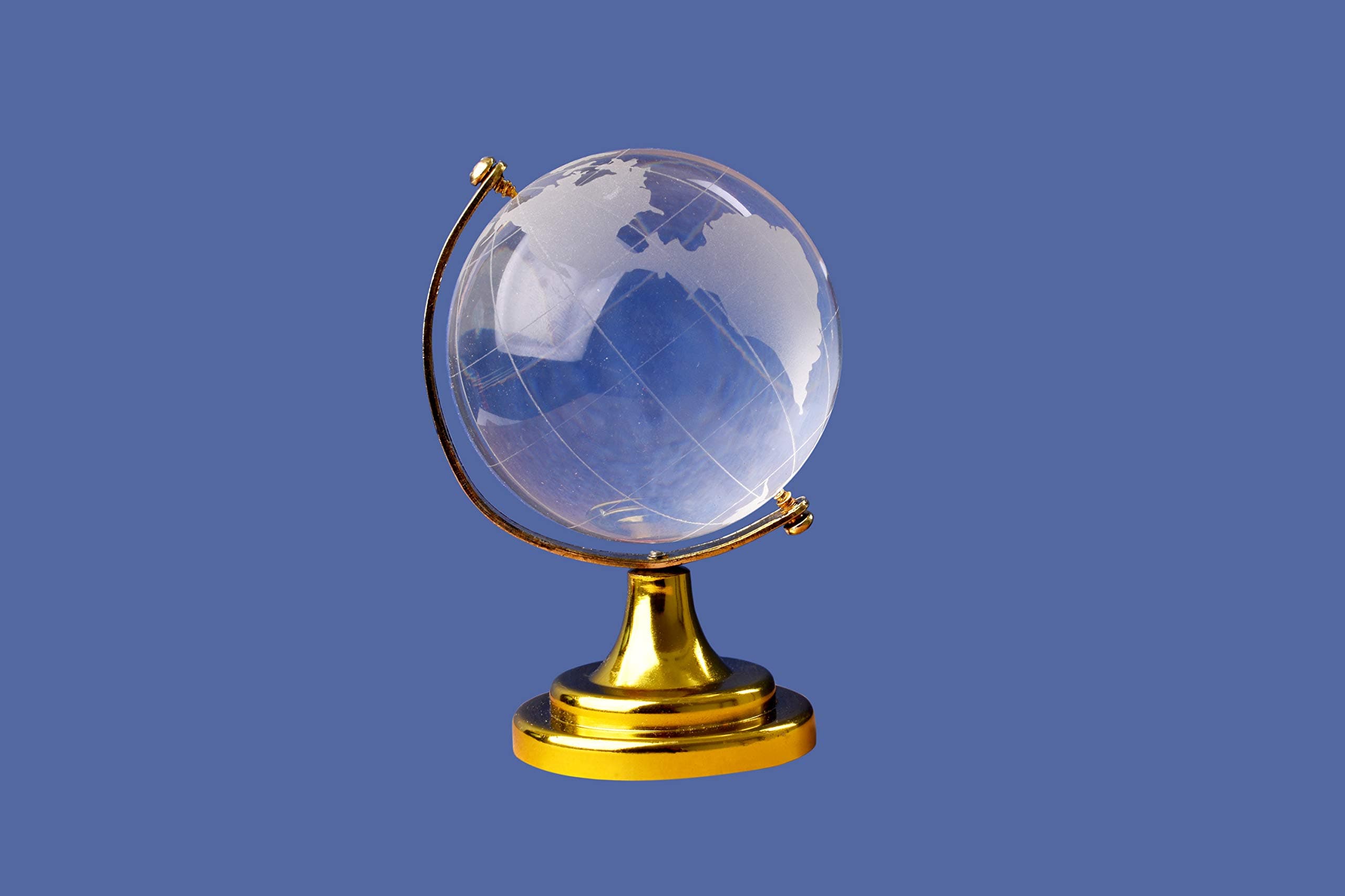Vastu Shubharambh Crystal Globe with Golden Stand for Name Fame, Growth and Expansion. Prepared from fine Quality of Crystal Glass as Vastu Remedy for Study Desk or Work Station/Office.