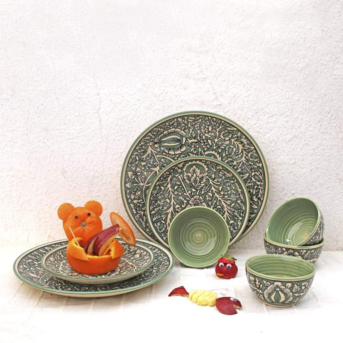 Shilpkara 'Green Royals' Handpainted Kalamkari Cereal Bowls Rice Plates Cum Ceramic Dinner Set (2 Dinner Plates, 2 Quarter Plates, 4 Cereal Bowls, Microwave Safe)