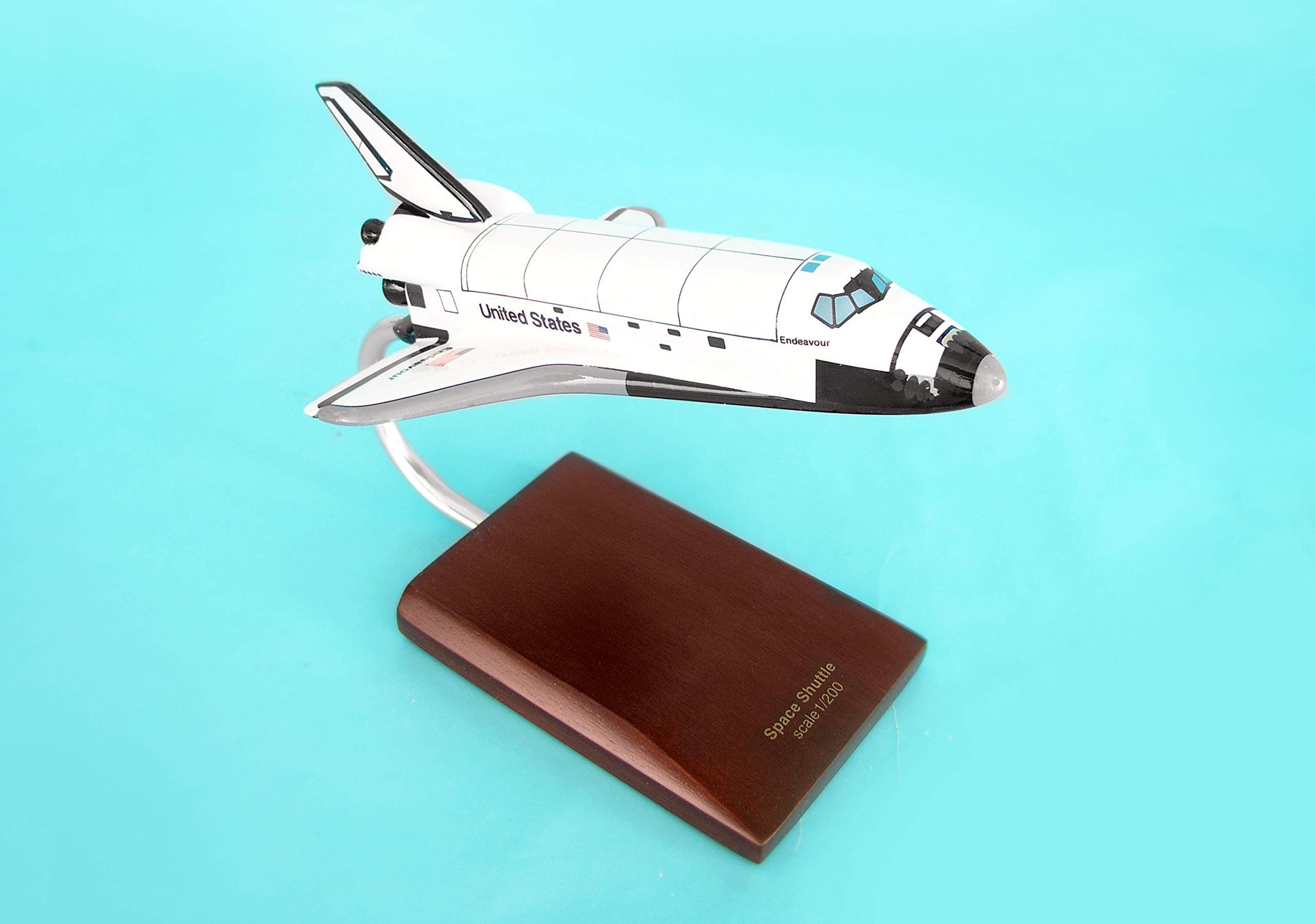 E4920 NASA Orbiter Endeavor 1-200 Scale Museum Quality Display Model