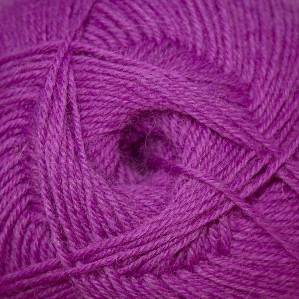 West Yorkshire Spinners Signature 4ply - Blackcurrant Bomb - 735 wys sig 4ply