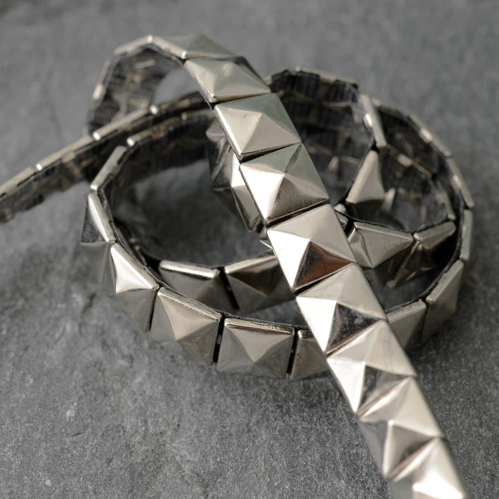 Hot Fix Pyramid Stud Nailhead Trim, Metal Iron-on Nailhead Trim by 1-Yard, 10mm(3/8''), Silver, TR-11013