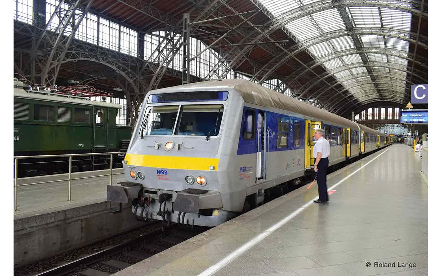 ARNOLDArnold HN4368 MRB, 3-unit pack regional coaches, Bybdzf+Bom+Bom, silver blue livery Rolling Stock - Coaches