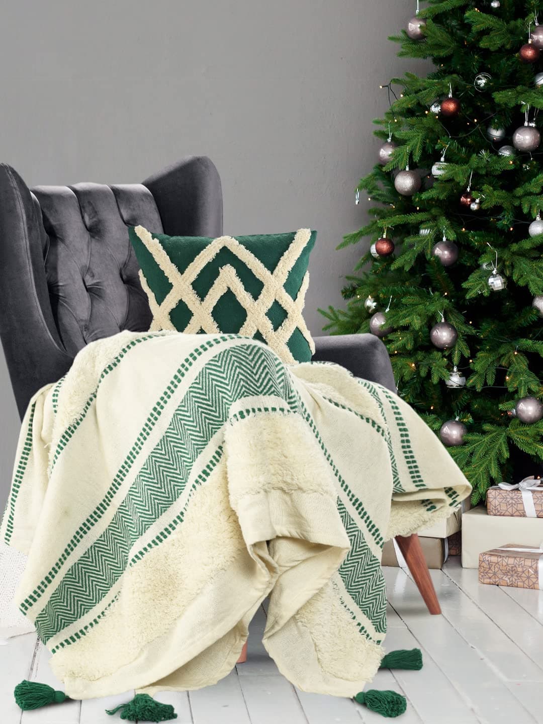 - SASHAA WORLD Striped Throw Blanket | Throw for Living Room, Bedroom, Sofa, Chair and Couch | Green and Ivory Throw Blanket | 130x180 cm