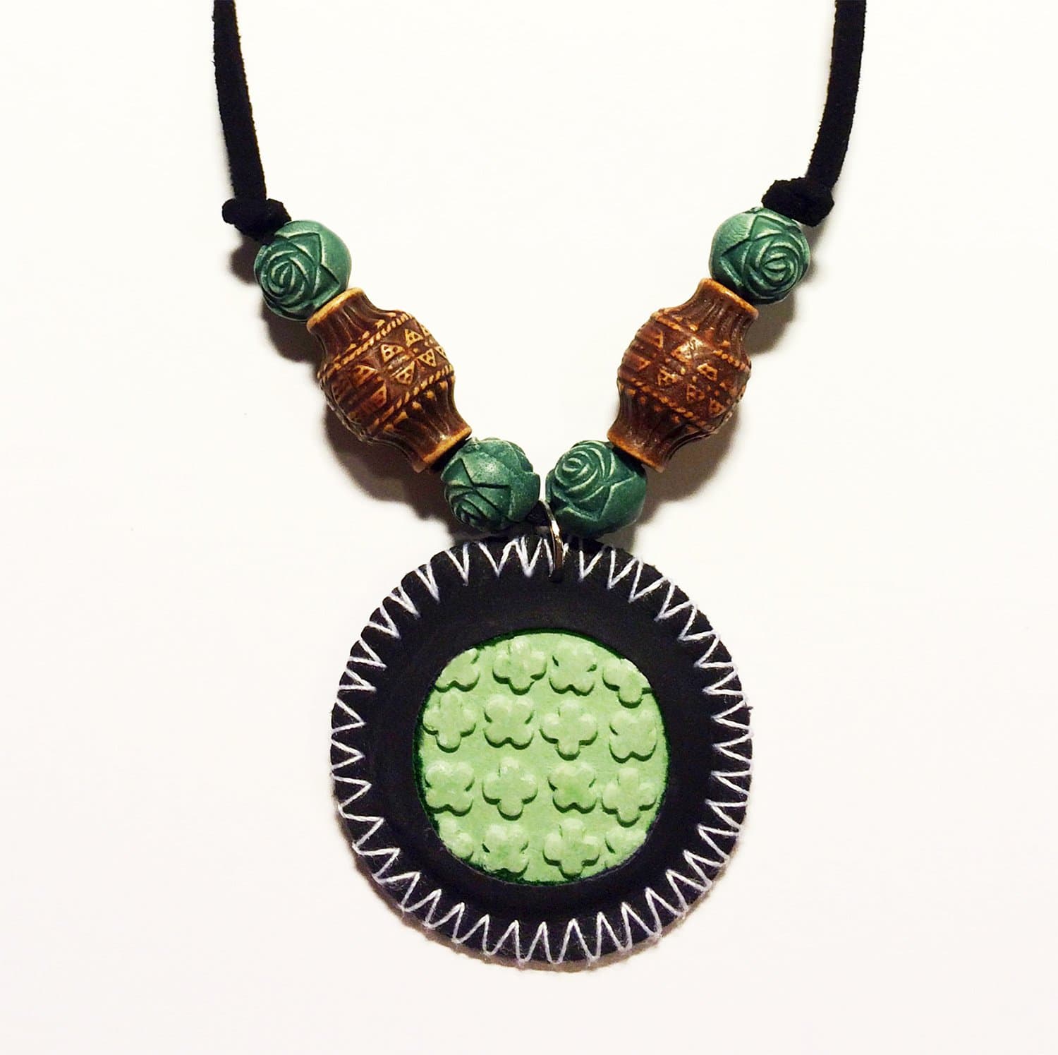 Green Clovers Aromatherapy Essential Oil Fragrance Diffuser Necklace with Terracotta Pendant