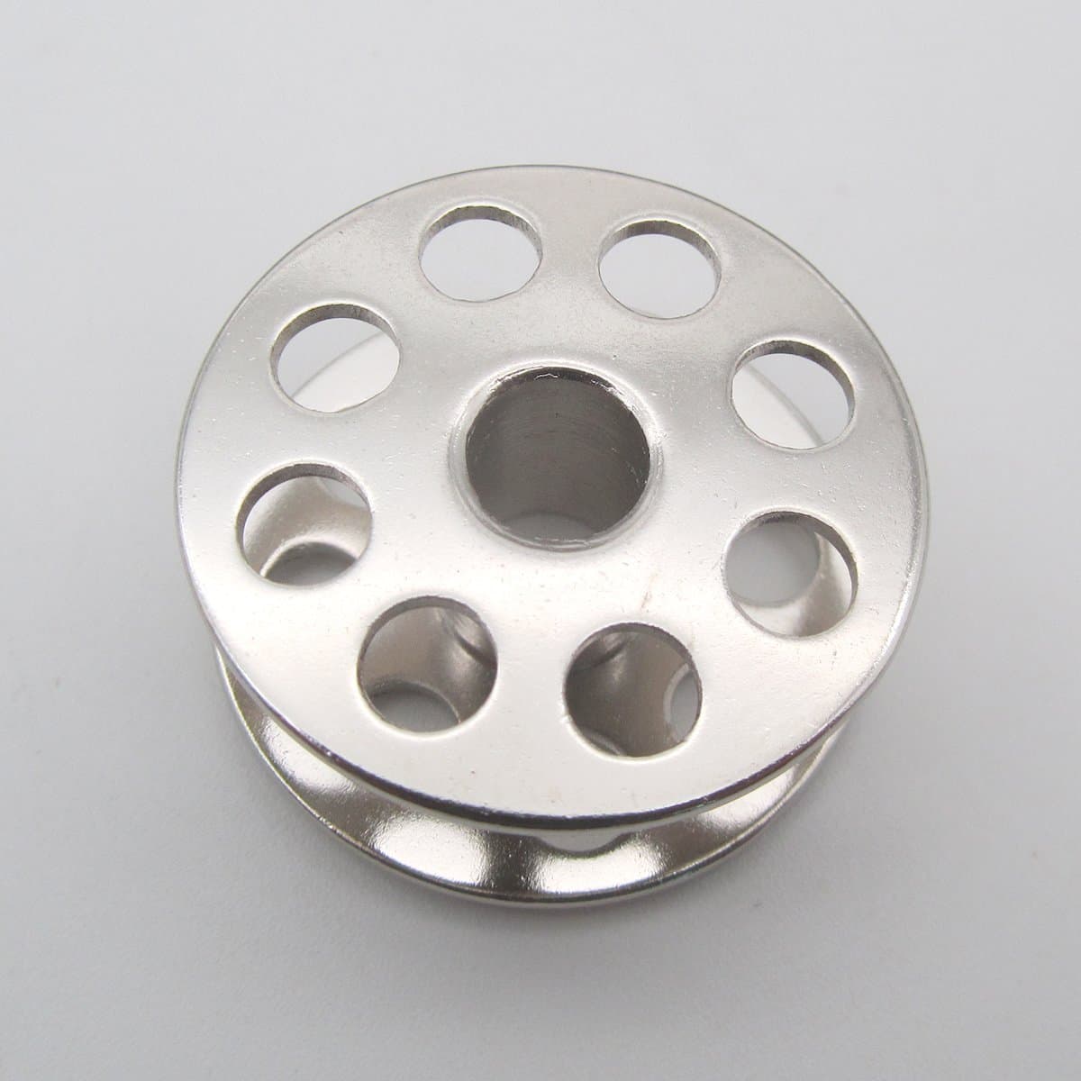 ckpsmsBrand - M size metal bobbins with inner hole diameter just short of 1/4inch(6mm) Compatible with/Replacement for CONSEW brand 205RB,206RB JUKI brand DNU-241,DNU-1541,DNU-1541S,DU-1181(50PCS)