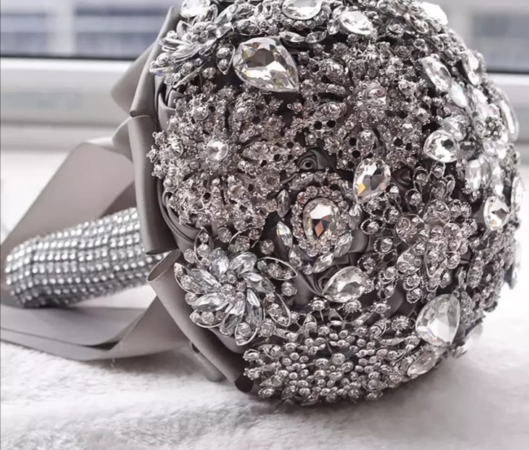 Wedding Bouquet Luxury Artifical Diamond Wedding Bouquet Set Including Bouquets, Wrist Flowers,Corsage,Handmade with Shimmering Diamonds for Elegant Bridal (Silver+Gray)