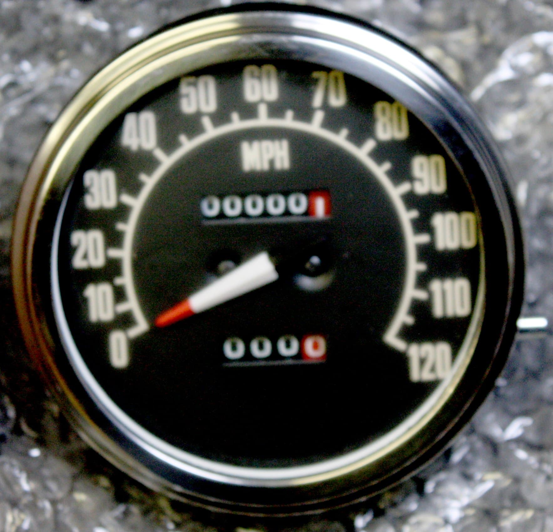 120 MPH Speedometer/Odometer/Tripmeter - Aftermarket Replacement For: Harley Davidson 67004-68C