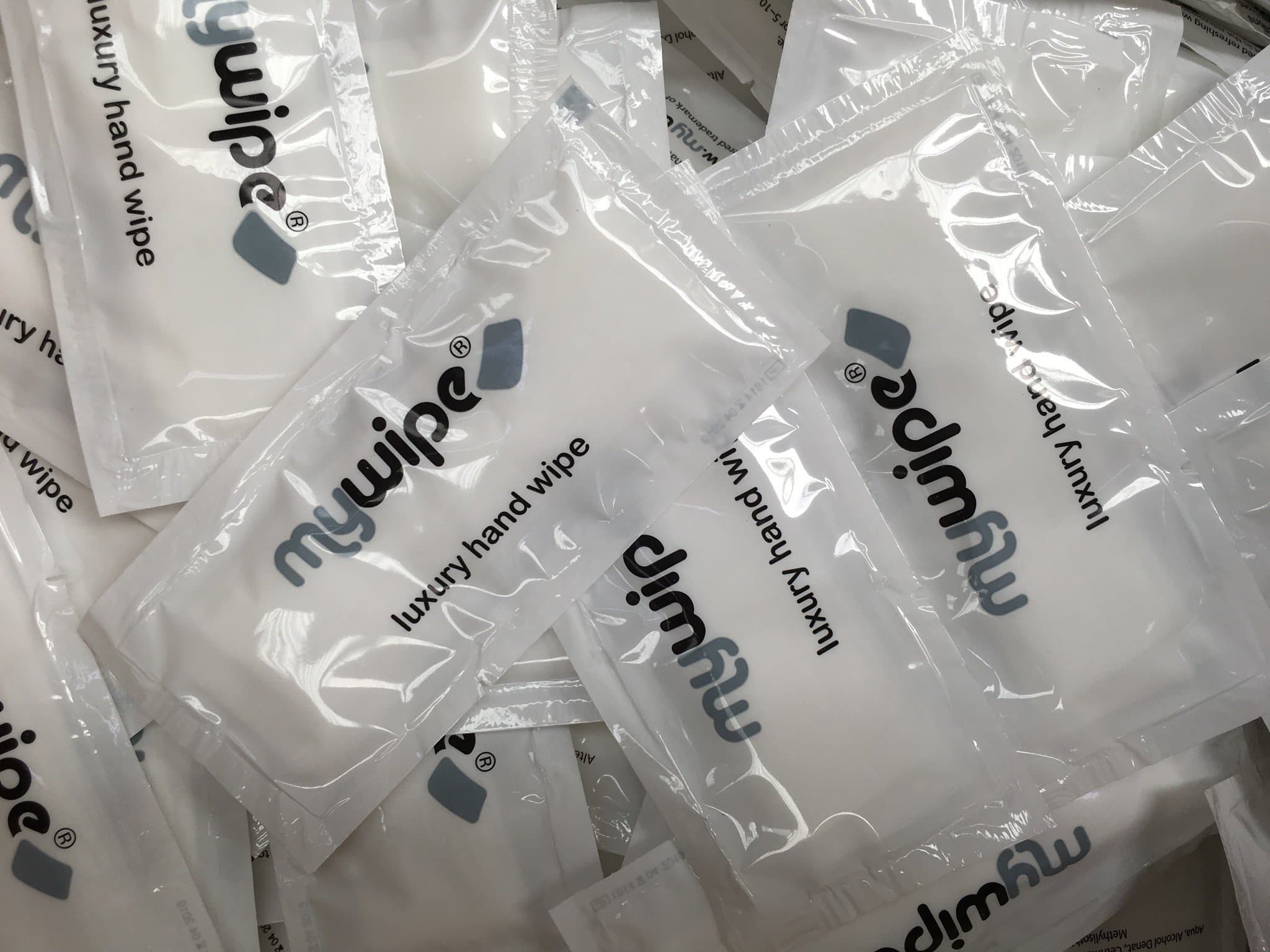 MYWIPE Luxury Large Refreshing Lemon Wet Hot or Cold Hand Wipes Towels Catering & Restaurant x 100