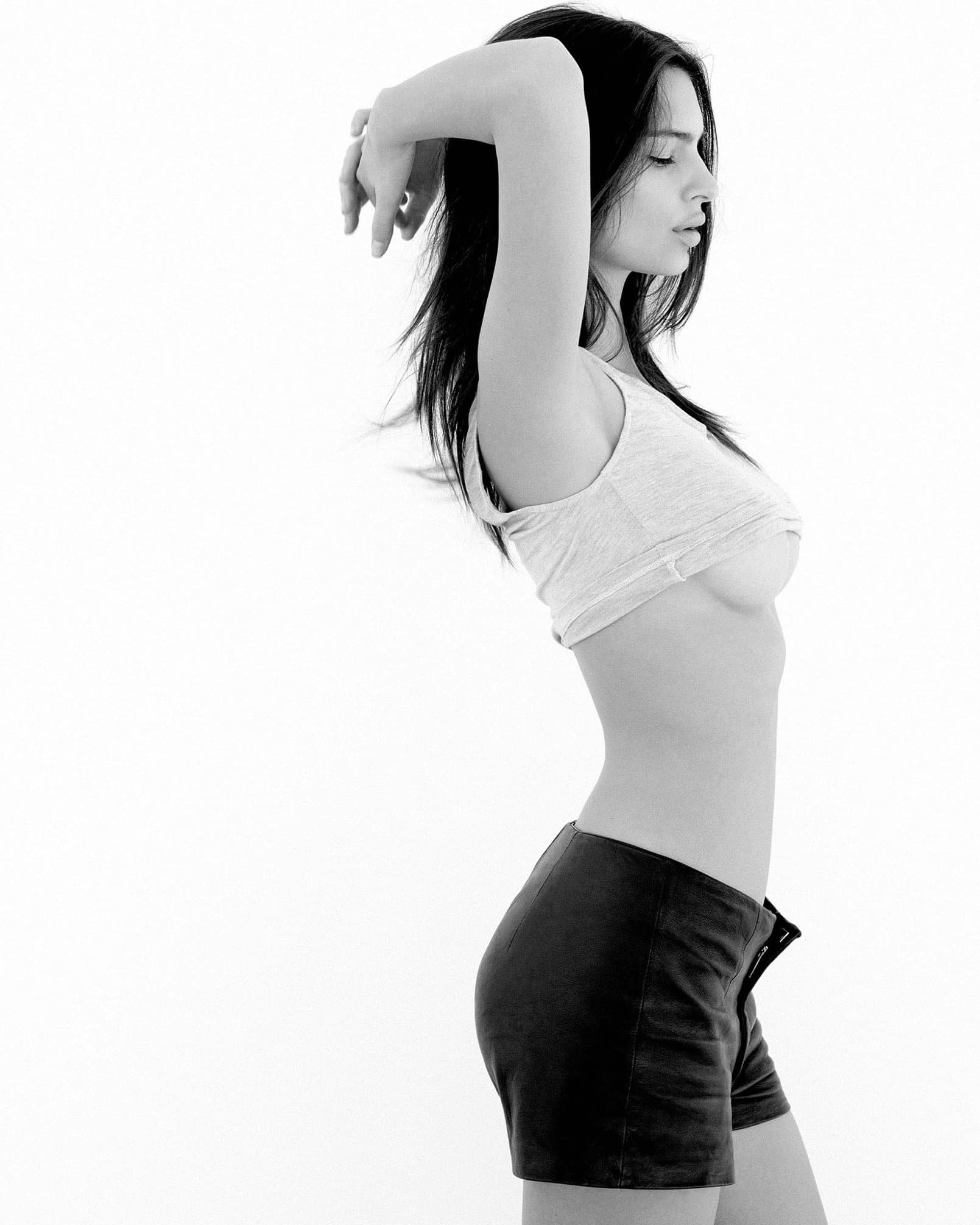 Emily Ratajkowski 8x10 Celebrity Photo #68