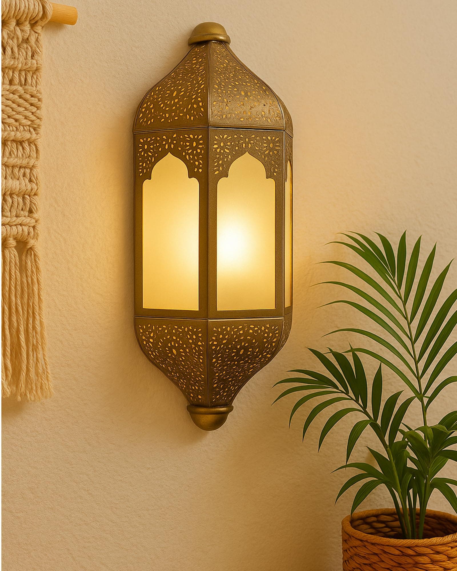 Homesake 40W Antique Brass Finish Vintage Moroccan Wall Sconce Lamp, (Golden,Electric)
