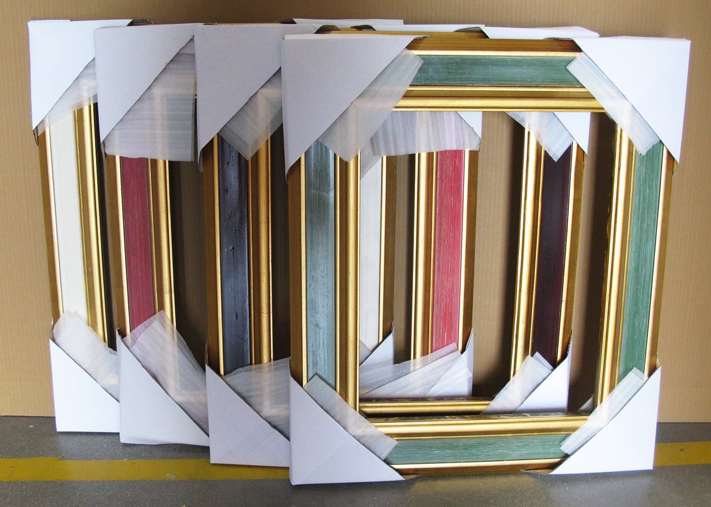 Set 4 Coloured Empty Frames