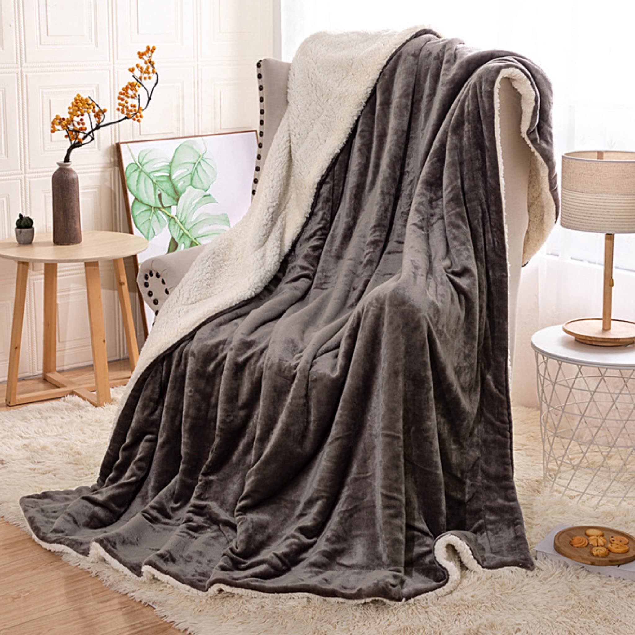 Sherpa Fleece Blanket Throw – Large Reversible Soft Fluffy Cosy Blanket for Sofa, Bed & Couch – Warm Plush Throw for Spring Home Decor, Easter Gift & Mother’s Day Present (Grey)