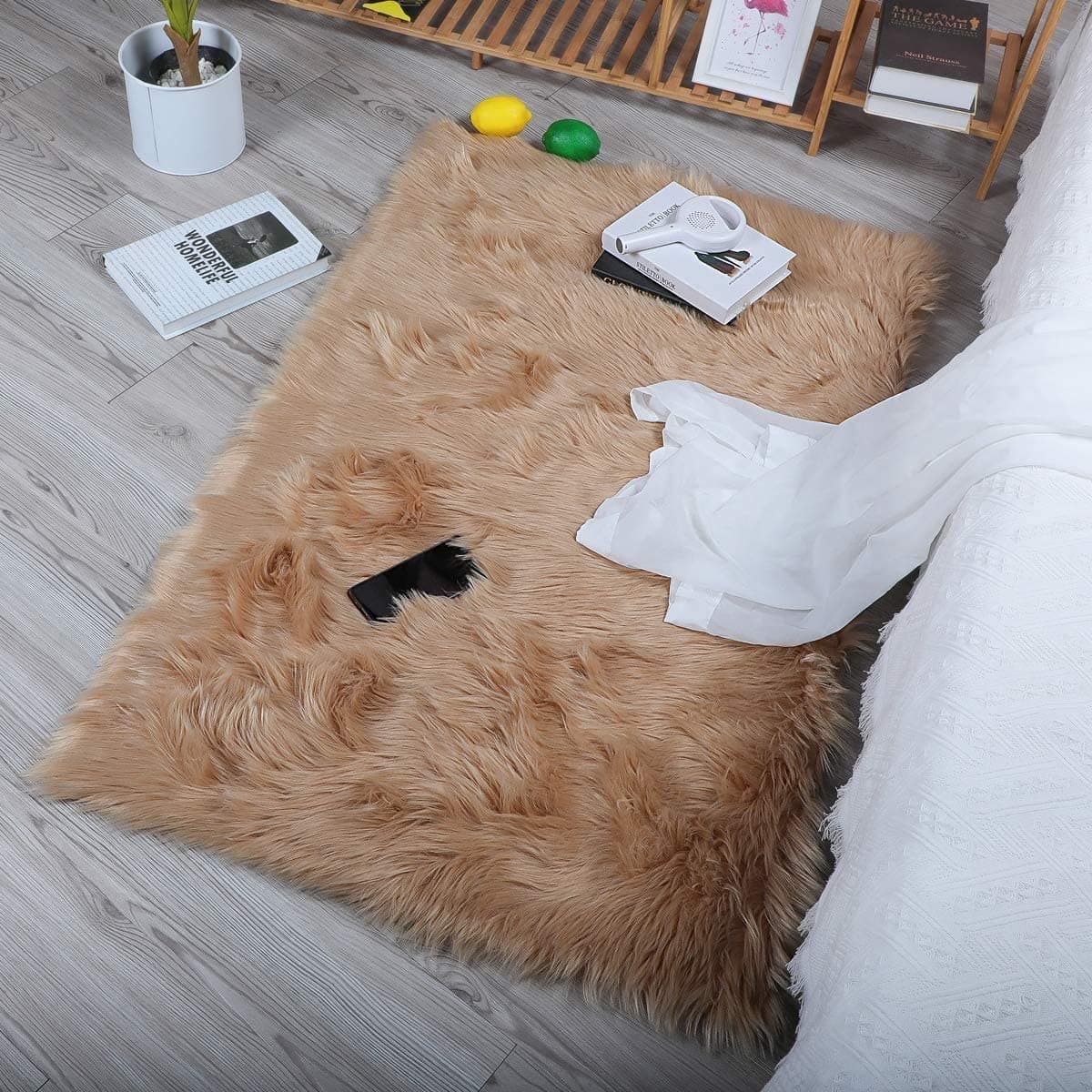 YIHAIC Faux Fur Rug Soft Fluffy Rug, Shaggy Rugs Faux Sheepskin Rugs Floor Carpet for Bedrooms Living Room Kids Rooms Decor (brown, 60×90cm)