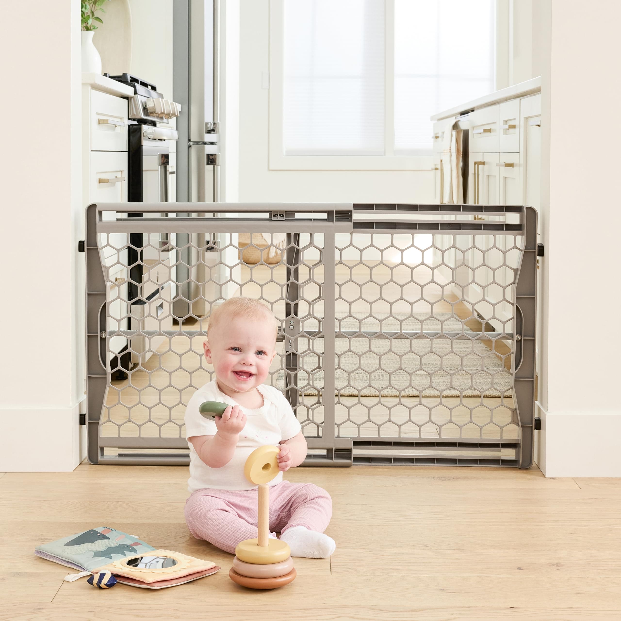 Regalo Easy Fit Plastic AdjUStable Extra Wide Baby Gate