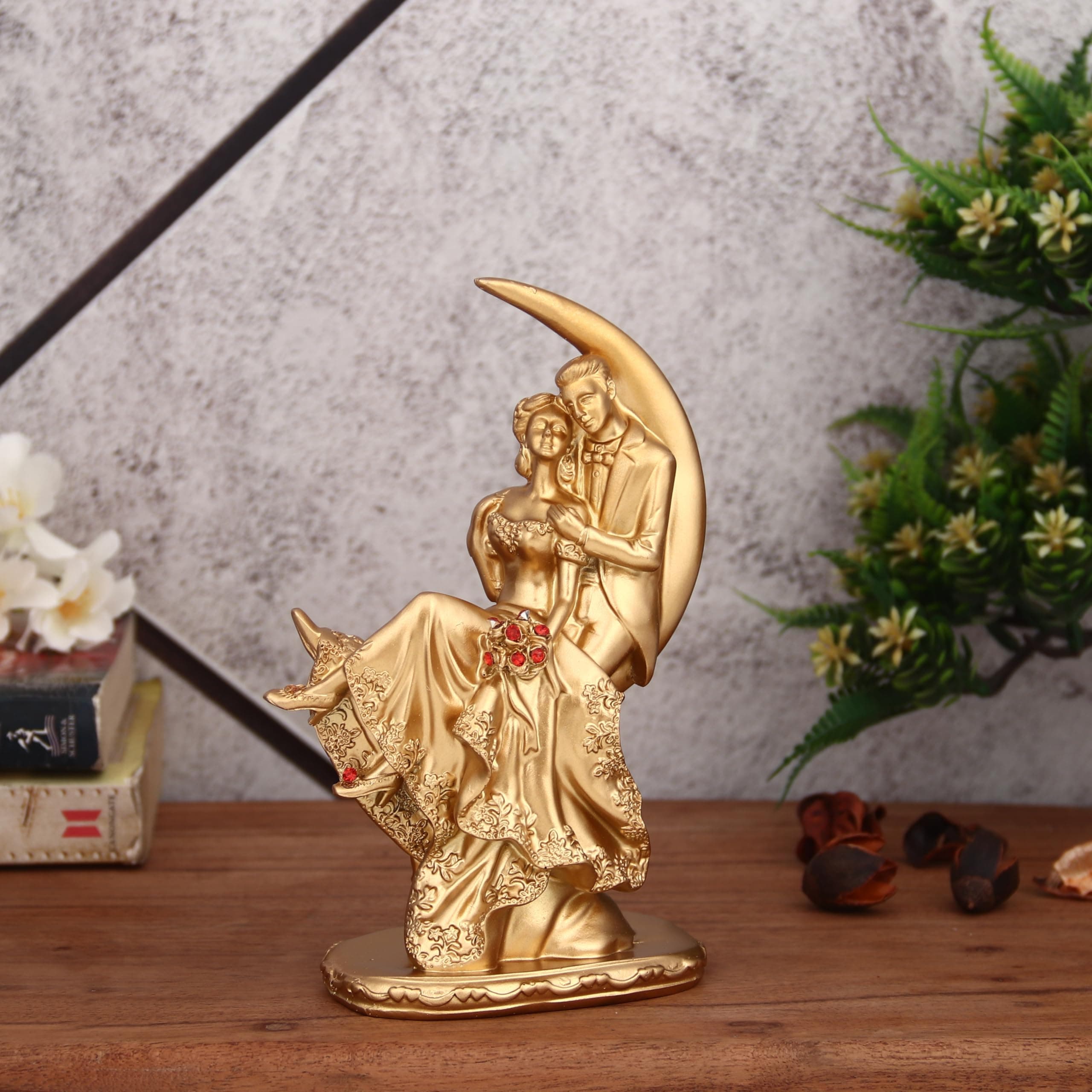 KYZZO? Love Couple Sitting on Moon Showpiece Statue Sculpture Figure for Home Decor Valentine Day Gift | Resin- 16 cm (Golden)
