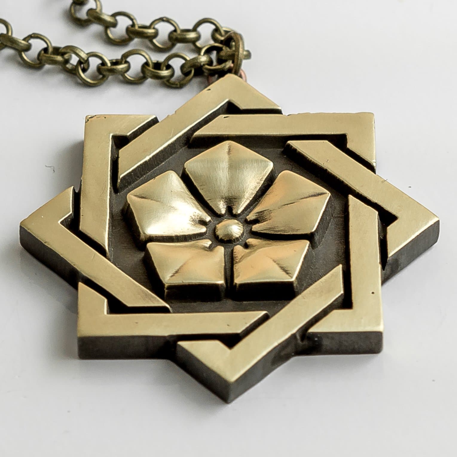 Yakuza Ishin - Sakamoto Ryoma brass pendant - Ryū ga Gotoku Ishin