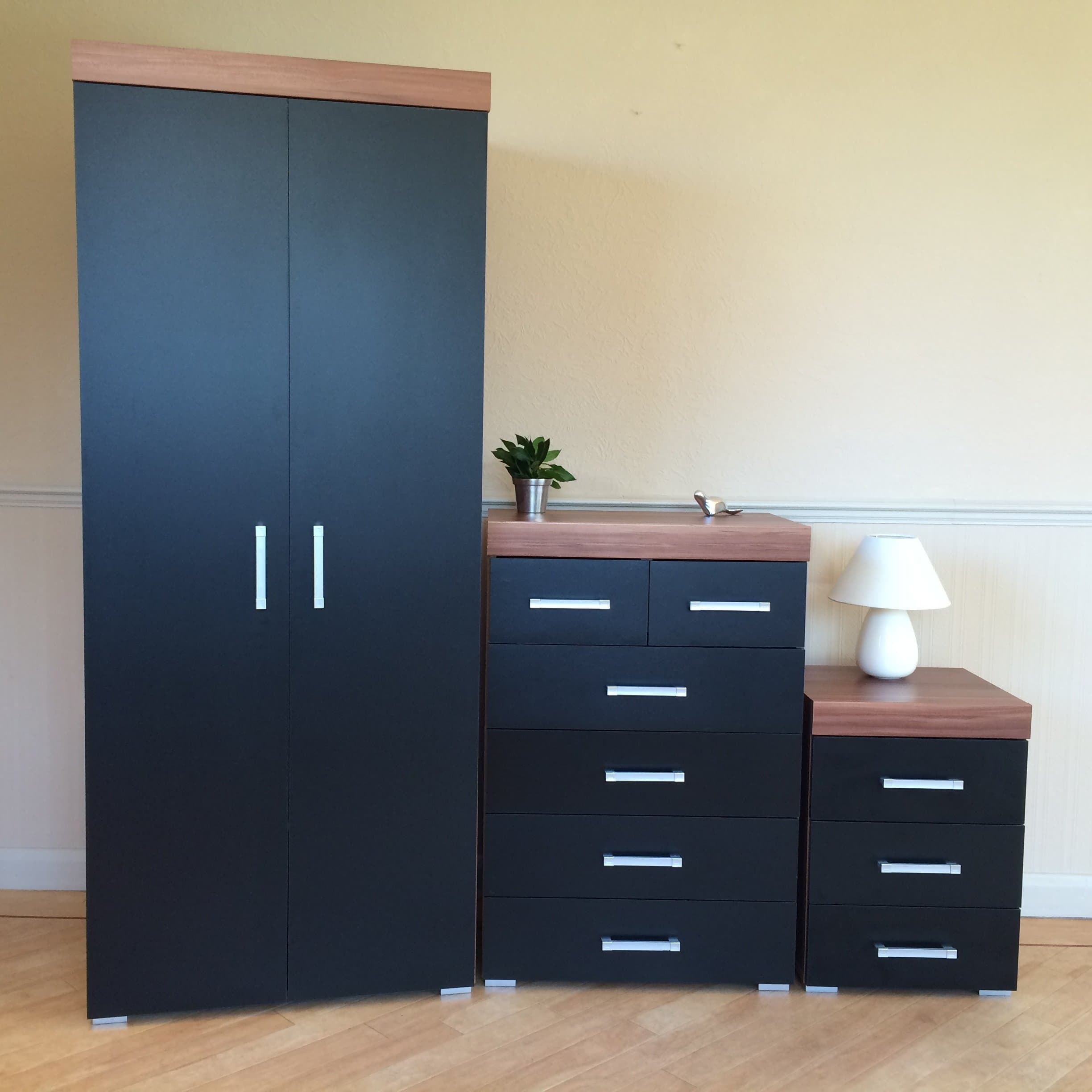 DRP Trading *Bedroom Furniture Set Black & Walnut* 2 Door Wardrobe, 4+2 Drawer Chest & 3 Draw Bedside Cabinet