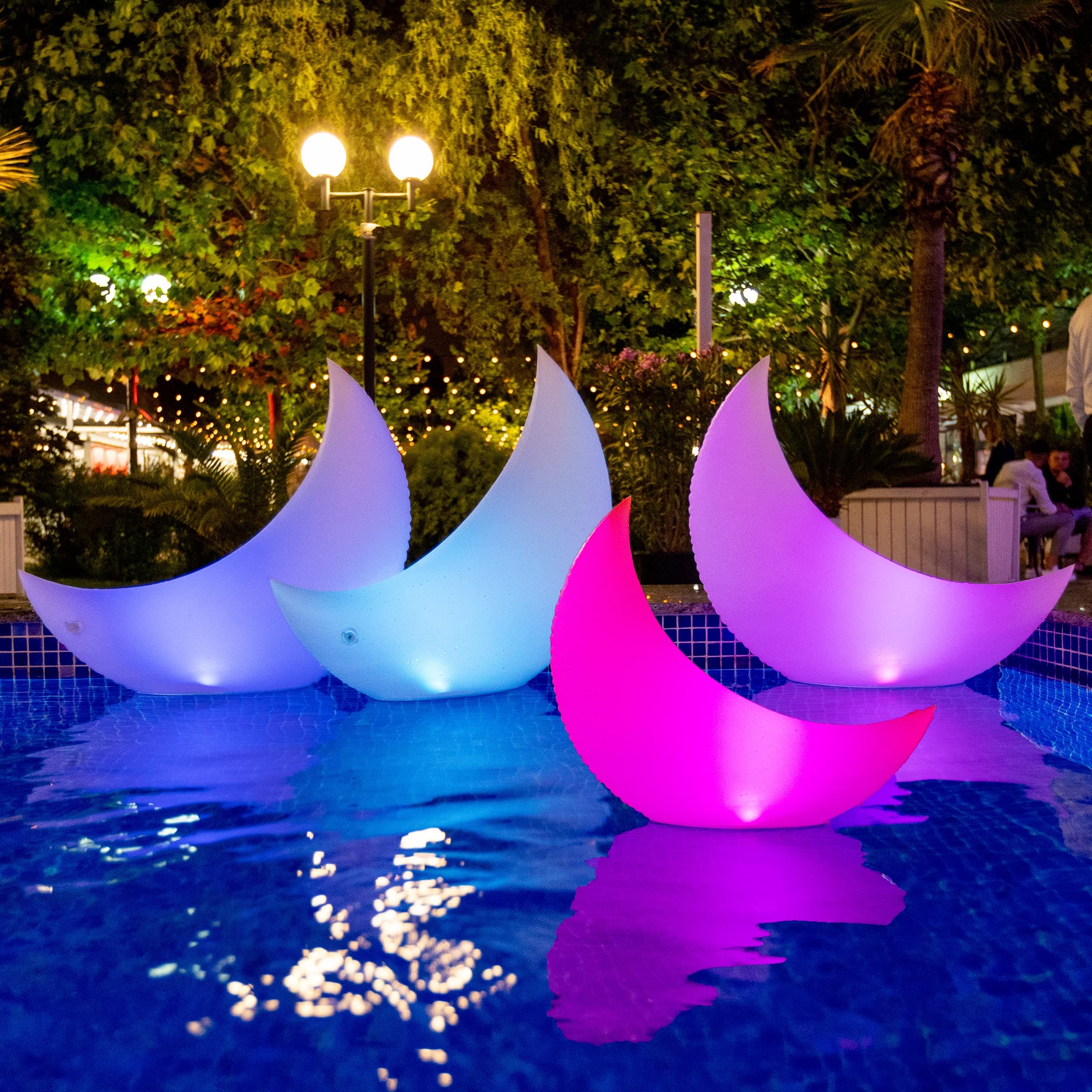 TIALLY Floating Pool Lights Solar Powered - Crescent Moon Inflatable LED Lights for Swimming Pool Decor, Wedding, Patio, Pond, Luces Solares para Piscinas, Party Decorations for Outdoor (4Pack)