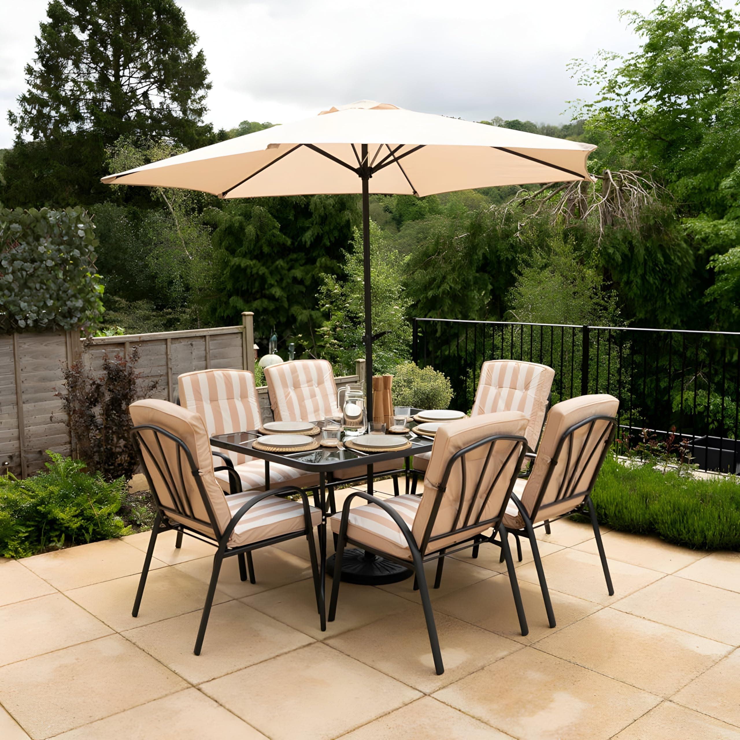 – 6 Seater Metal Garden Furniture Outdoor Dining Set with Table and Parasol in Beige Stripe